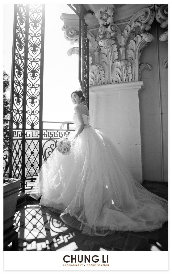 beautiful white vera wang dress at fairmont hotel 