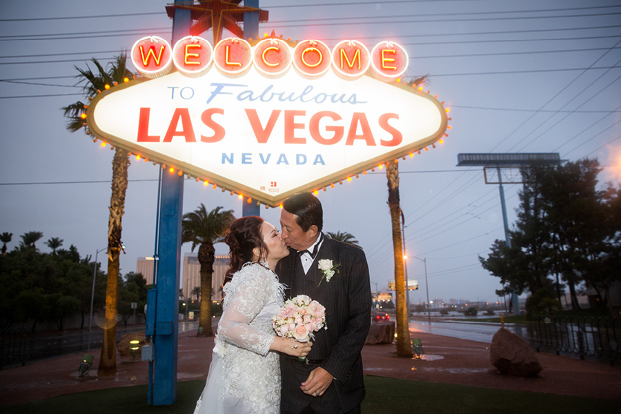 las vegas wedding engagement photographer -